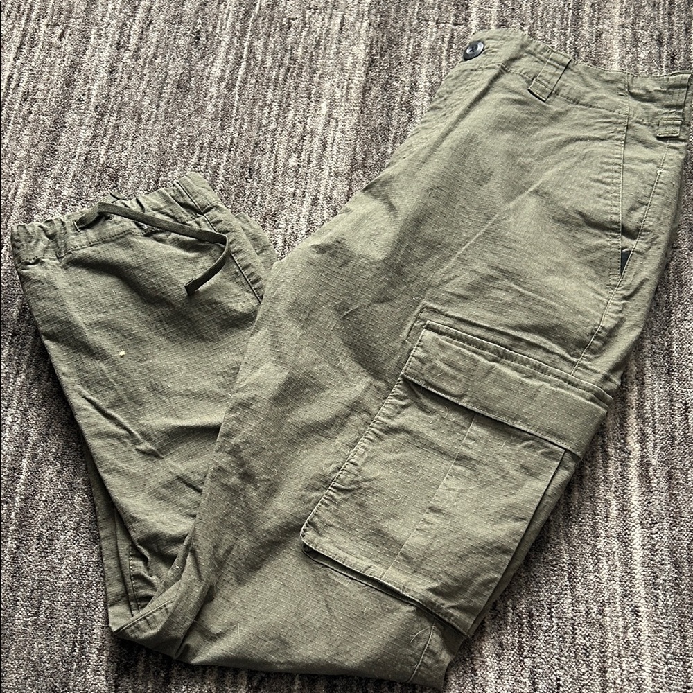 Nike Men's Green Cargo Pants